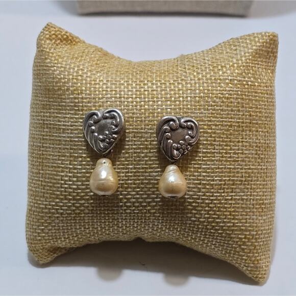 Brighton Vintage Freshwater Pearl and z silver Plated Heart Dangle Earrings - Picture 3 of 4